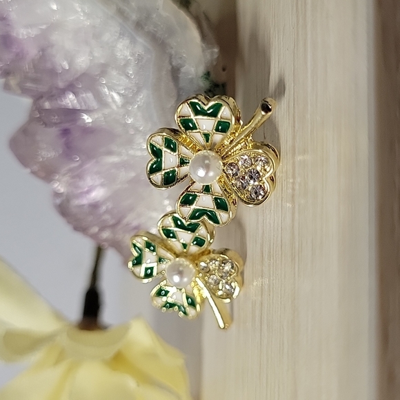 Irish Shimmer Shamrock Stud Earrings, S925 - Picture 4 of 5